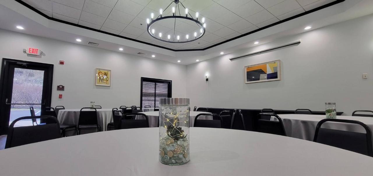 Holiday Inn Express Hotel & Suites Newton Sparta By Ihg Eksteriør billede