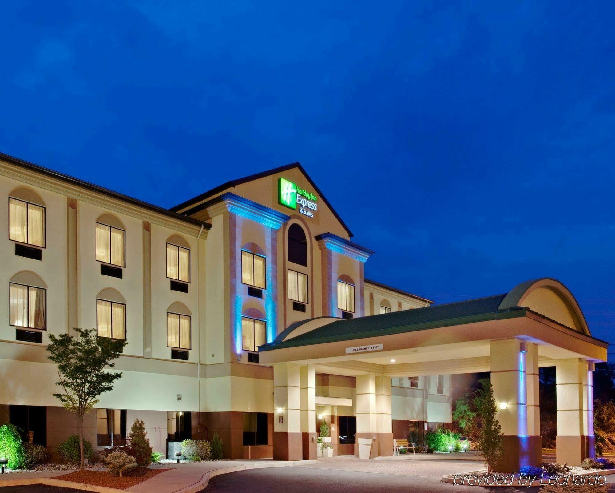 Holiday Inn Express Hotel & Suites Newton Sparta By Ihg Eksteriør billede